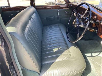 1960 Jaguar MK IX 3.8 LITRE