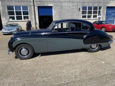 1960 Jaguar MK IX 3.8 LITRE