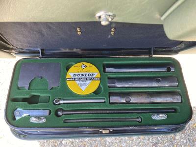 1960 Jaguar MK IX 3.8 LITRE