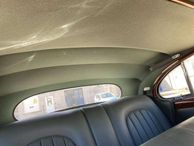 1960 Jaguar MK IX 3.8 LITRE