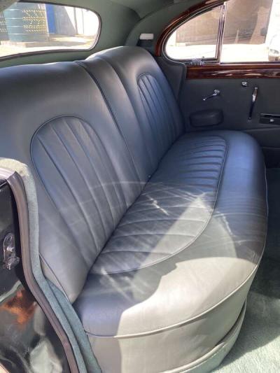 1960 Jaguar MK IX 3.8 LITRE