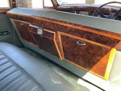 1960 Jaguar MK IX 3.8 LITRE