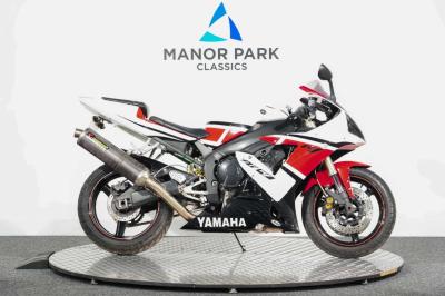 2004 Yamaha YZF-R1