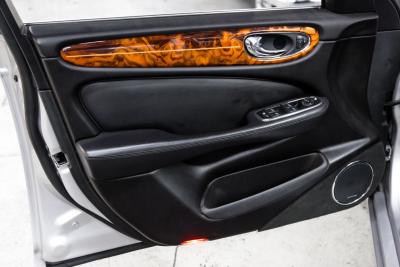 2005 Jaguar XJ SUPER V8