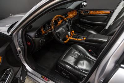 2005 Jaguar XJ SUPER V8