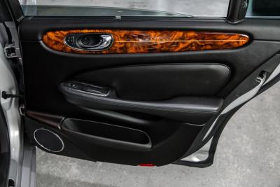 2005 Jaguar XJ SUPER V8