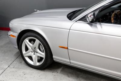 2005 Jaguar XJ SUPER V8