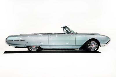 1962 Ford Thunderbird