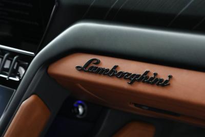2024 Lamborghini Urus