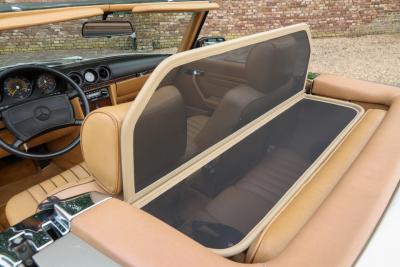 1988 Mercedes - Benz 560 SL &ldquo;Rauchsilber with Palomino interior&rdquo;