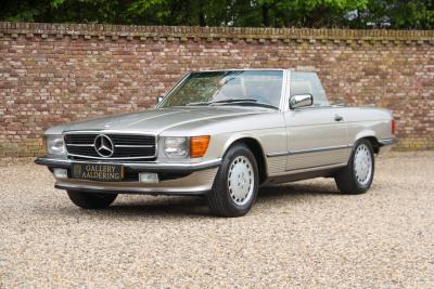 1988 Mercedes - Benz 560 SL &ldquo;Rauchsilber with Palomino interior&rdquo;