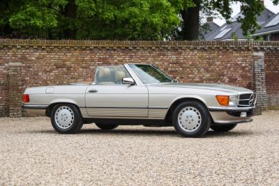 1988 Mercedes - Benz 560 SL &ldquo;Rauchsilber with Palomino interior&rdquo;