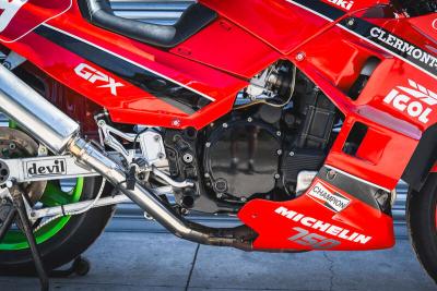 1987 Kawasaki GPX750R SUPERBIKE