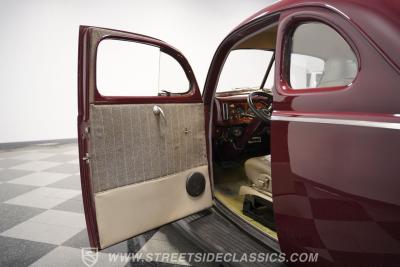 1940 Ford Deluxe Business Coupe Restomod