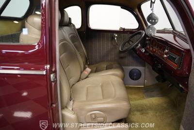 1940 Ford Deluxe Business Coupe Restomod