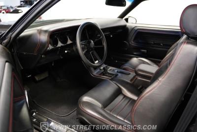 1971 Dodge Challenger HEMI Restomod