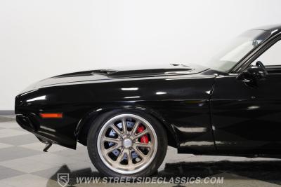1971 Dodge Challenger HEMI Restomod