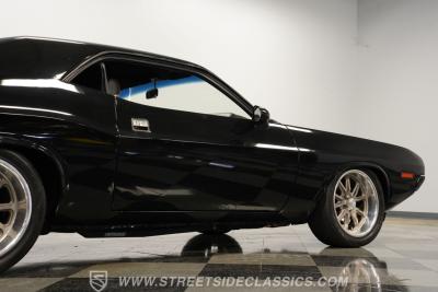 1971 Dodge Challenger HEMI Restomod