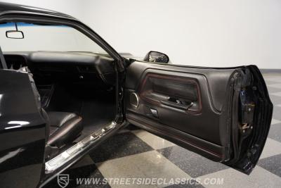 1971 Dodge Challenger HEMI Restomod