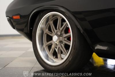 1971 Dodge Challenger HEMI Restomod