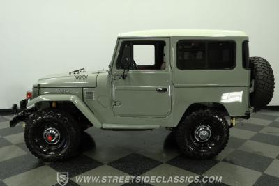 1977 Toyota FJ40 Land Cruiser