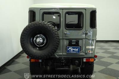 1977 Toyota FJ40 Land Cruiser