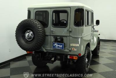 1977 Toyota FJ40 Land Cruiser