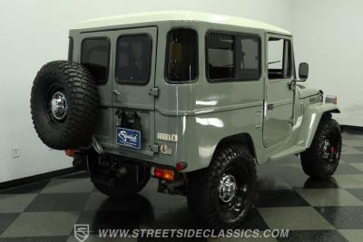 1977 Toyota FJ40 Land Cruiser