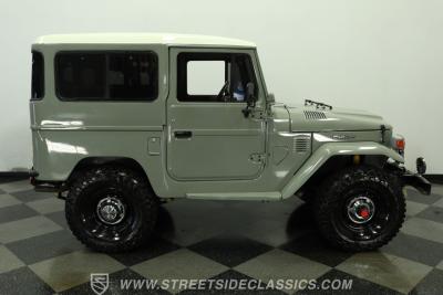 1977 Toyota FJ40 Land Cruiser