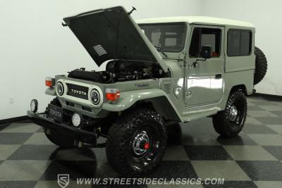 1977 Toyota FJ40 Land Cruiser