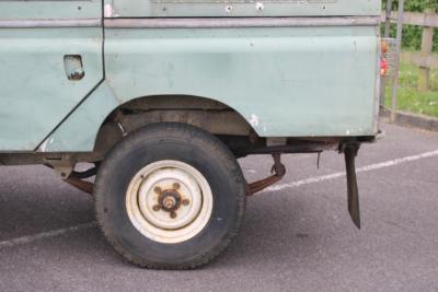 1971 Land Rover 2A 109'' STATION WAGON SAFARI ROOF