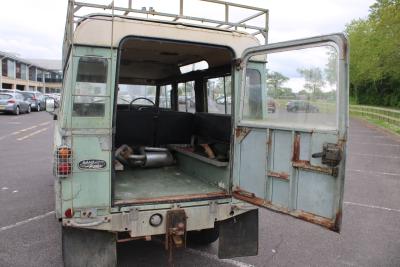 1971 Land Rover 2A 109'' STATION WAGON SAFARI ROOF