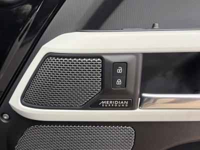 2023 Land Rover 3.0 D300 MHEV X-Dynamic HSE Auto 4WD Euro 6 (s/s) 5dr