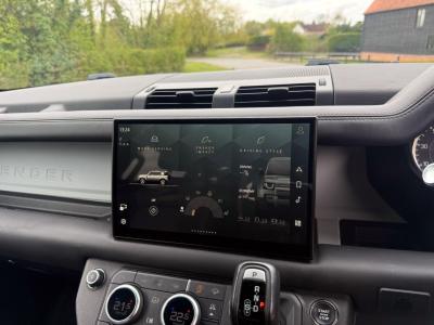 2023 Land Rover 3.0 D300 MHEV X-Dynamic HSE Auto 4WD Euro 6 (s/s) 5dr