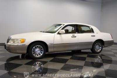 2000 Lincoln Town Car Signature Series