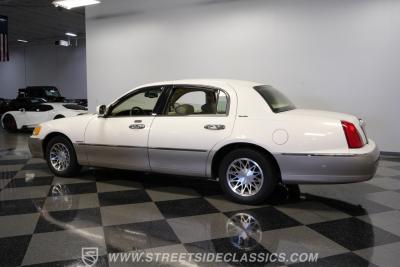 2000 Lincoln Town Car Signature Series