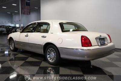 2000 Lincoln Town Car Signature Series