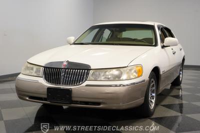 2000 Lincoln Town Car Signature Series