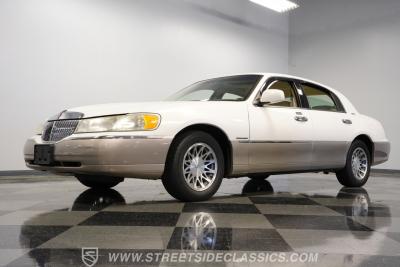2000 Lincoln Town Car Signature Series