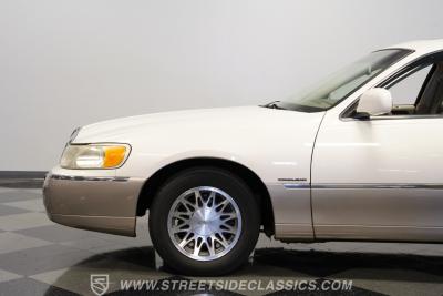 2000 Lincoln Town Car Signature Series