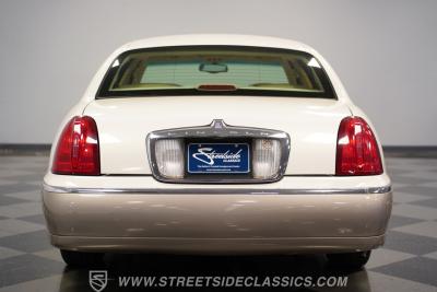 2000 Lincoln Town Car Signature Series