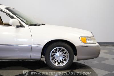 2000 Lincoln Town Car Signature Series