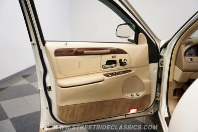 2000 Lincoln Town Car Signature Series