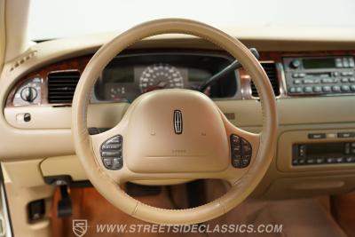 2000 Lincoln Town Car Signature Series
