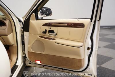 2000 Lincoln Town Car Signature Series