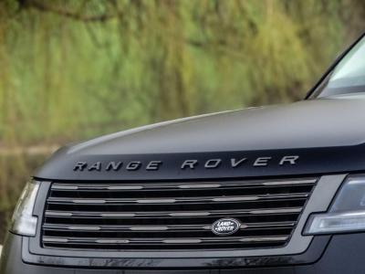 2023 Land Rover 3.0 P550e 38.2kWh SV Auto 4WD Euro 6 (s/s) 5dr