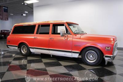 1972 Chevrolet Suburban Patina Restomod