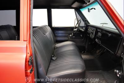 1972 Chevrolet Suburban Patina Restomod