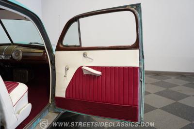 1948 Ford Deluxe Coupe