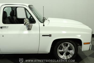 1986 GMC C1500 Sierra Classic Restomod